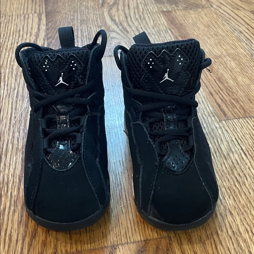 Kid’s Jordan True Flight Sneakers/Shoes. Size 7C. Like New Condition.